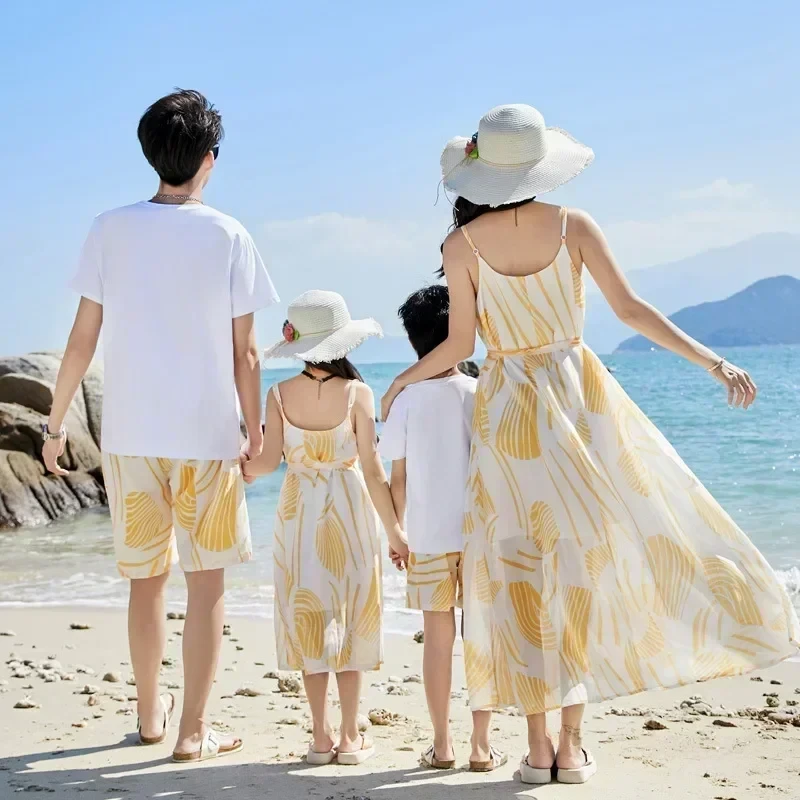 Vacation Couple Look Family Clothes Mom Daughter Resort Dress Holiday Beach2PCS Sets Cute Outfits Dad Son Baby T-Shirts Shorts